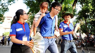 Hơn 12 triệu thí sinh và người nhà được ‘tiếp sức mùa thi’