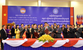 Thông cáo chung Việt Nam - Campuchia về xây dựng đường biên giới hoà bình, hữu nghị