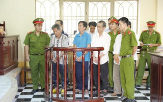 Tuyên án nhóm cựu cán bộ Sở TN-MT nhận hối lộ lãnh án