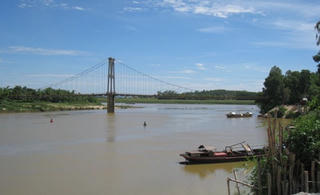 Đã vớt được thi thể hai học sinh nhảy cầu tự tử