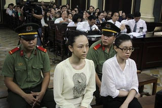 Xử hoa hậu Phương Nga: 'Người bí ẩn' Mai Phương xuất hiện