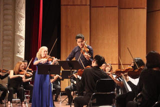 Nghệ sĩ violin nổi tiếng Stephanie đến Việt Nam biểu diễn