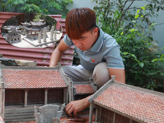 Chàng trai 9x nuôi đam mê thiết kế tiểu cảnh