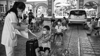 Giáo viên mầm non chật vật chờ trường mở cửa