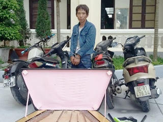 Tên trộm rút súng điện bắn trả công an để thoát thân