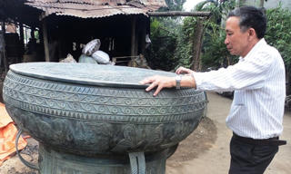 Đúc thành công 2 chiếc trống đồng nặng 1,4 tấn