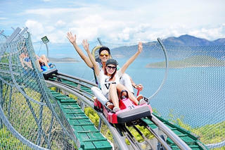 Tận hưởng quyền năng mùa hè tại Vinpearl Land