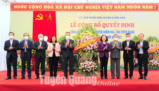 Chủ tịch Đỗ Văn Chiến dự lễ công bố xã Kiên Đài đạt chuẩn nông thôn mới