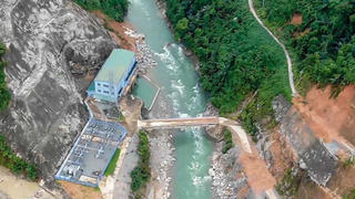 Thủy điện làm mất rừng khiến lũ nặng nề hơn