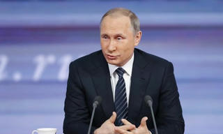 Các phát ngôn của Tổng thống Putin được in làm quà tặng