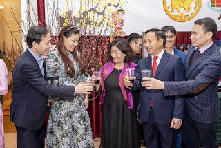 Xuân sum vầy của cộng đồng người Việt trên thế giới