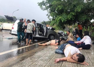 Ô tô đấu đầu trên đèo Mađagui, 9 người trọng thương