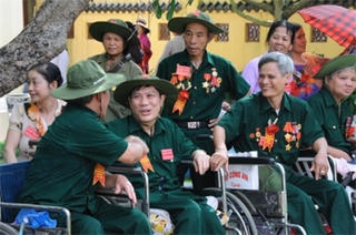Thủ tục giải quyết chế độ người hoạt động cách mạng bị địch bắt tù đày?
