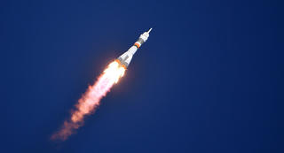 Tàu vũ trụ Nga Soyuz MS-10 gặp sự cố, hai phi hành gia vẫn sống sót