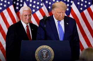 Tại sao ông Trump bị ‘quay lưng’ sau sự cố Capitol?