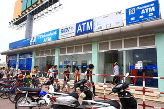 Đàm phán tăng lương tối thiểu vùng: Vẫn chưa tìm được tiếng nói chung