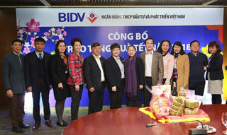 BIDV dành 12 tỷ đồng tặng quà tết cho người nghèo
