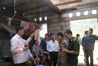 Người bí thư mang quân hàm xanh
