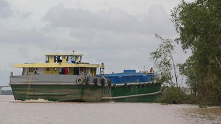Ngăn chặn khai thác cát trái phép trên sông Hậu và sông Cổ Chiên