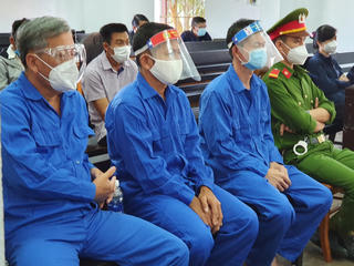 Xét xử đại gia Trịnh Sướng và 38 đồng phạm buôn bán, sản xuất xăng giả