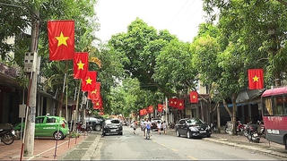 Người dân Bắc Bộ nghỉ lễ trong thời tiết mát mẻ, mưa vài nơi