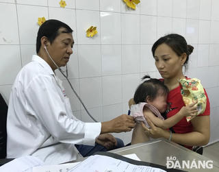 Đà Nẵng: Trẻ em mắc bệnh về hô hấp tăng cao do nắng nóng kéo dài