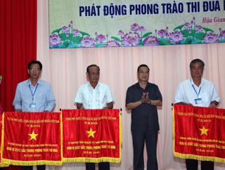 Hậu Giang tổng kết thi đua năm 2017