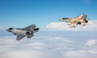 Israel không kích các mục tiêu quân sự của Syria