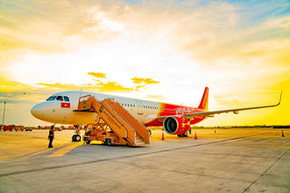 Vietjet tri ân 100 triệu hành khách với chương trình 'Bay khắp châu Á, Săn máy bay 1 ký vàng'