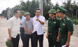 ‘Còn người dân nào ngoài bãi biển, Chủ tịch xã phải chịu trách nhiệm’