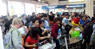 Chật vật tìm vé về quê