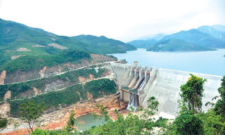 Vì sao hai cán bộ huyện Sơn Tây bị truy tố?