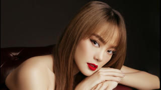 Minh Hằng hớp hồn khán giả với trang phục gợi cảm trong tạo hình nhân vật mới