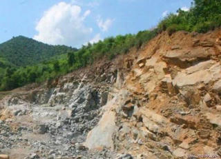 Gần 10.000 kíp nổ tại 2 mỏ đá bị 'bốc hơi'