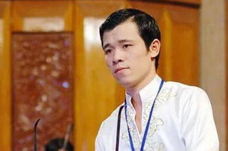 Người say mê với đàn bầu