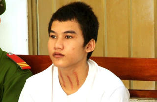 Hạ sát cha dượng lãnh án 10 năm tù