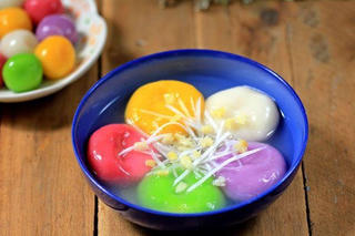 Cách làm bánh trôi ngũ sắc thơm ngon dịp Tết Hàn thực