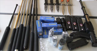 Phát hiện kho công cụ hỗ trợ trong cửa hàng tạp hoá