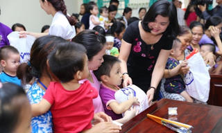 Vui Tết Trung thu cùng các bệnh nhi tại Bệnh viện Xanh Pôn