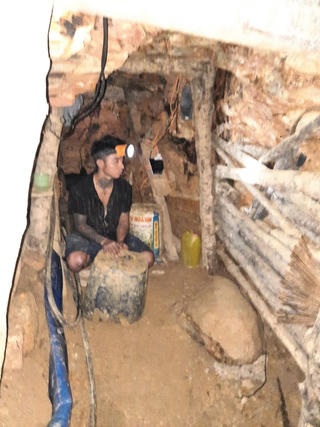 Quảng Nam: Phá hủy nhiều lán trại, máy nổ của vàng tặc