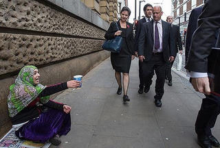 Ăn xin cũng phải có giấy phép ‘hành nghề’