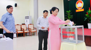 Bình Định: Nhiều đơn vị, cá nhân ủng hộ các tỉnh miền Trung