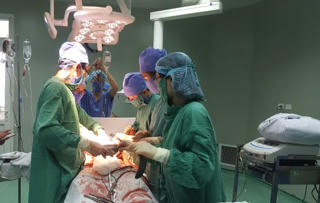 Can ngăn trâu húc nhau, người nông dân bị húc tử vong