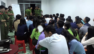 ‘Đột kích’ cơ sở nghi bán hàng đa cấp