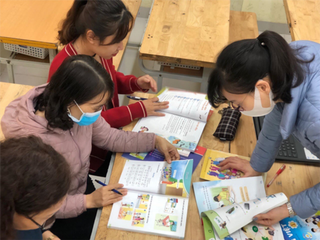 Nhặt 'sạn' sách giáo khoa: Hàng trăm trang giải trình