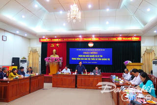 BẢN TIN MẶT TRẬN: Người uy tín là tấm gương mẫu mực để con cháu noi theo