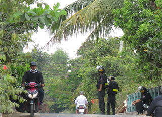 Quyết liệt truy bắt hung thủ xả súng ở Củ Chi