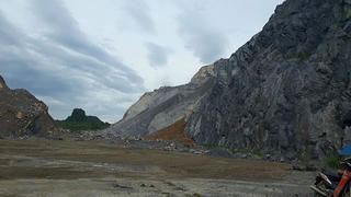 Yêu cầu đình chỉ hoạt động khai thác đá không đảm bảo an toàn