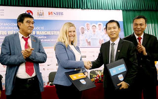 Trận Việt Nam - Manchester City: Nóng giá vé, nguội người mua