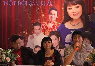 'Hương Lan – Một đời sân khấu'